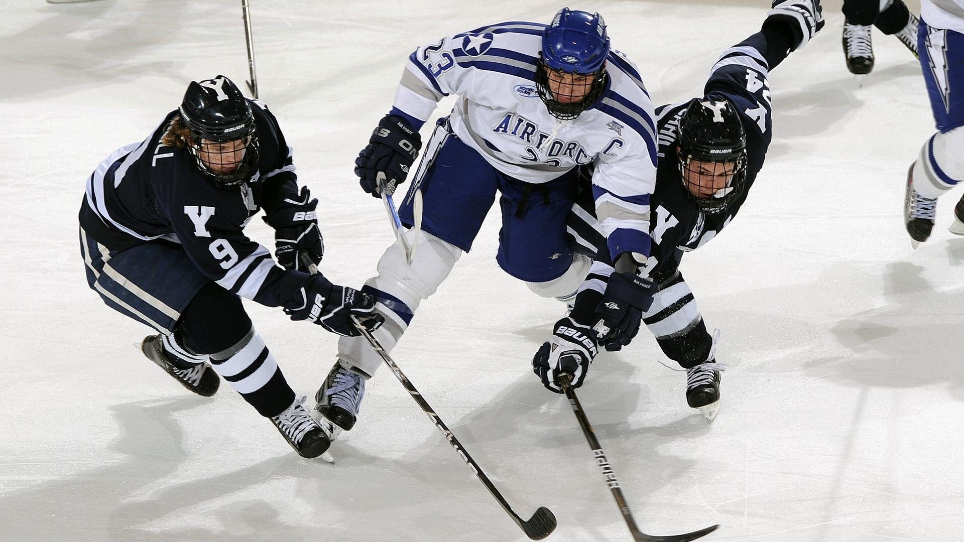 开yun体育-球员穿着智能可穿戴设备，训练数据实时监控，业余足球智能穿戴装备